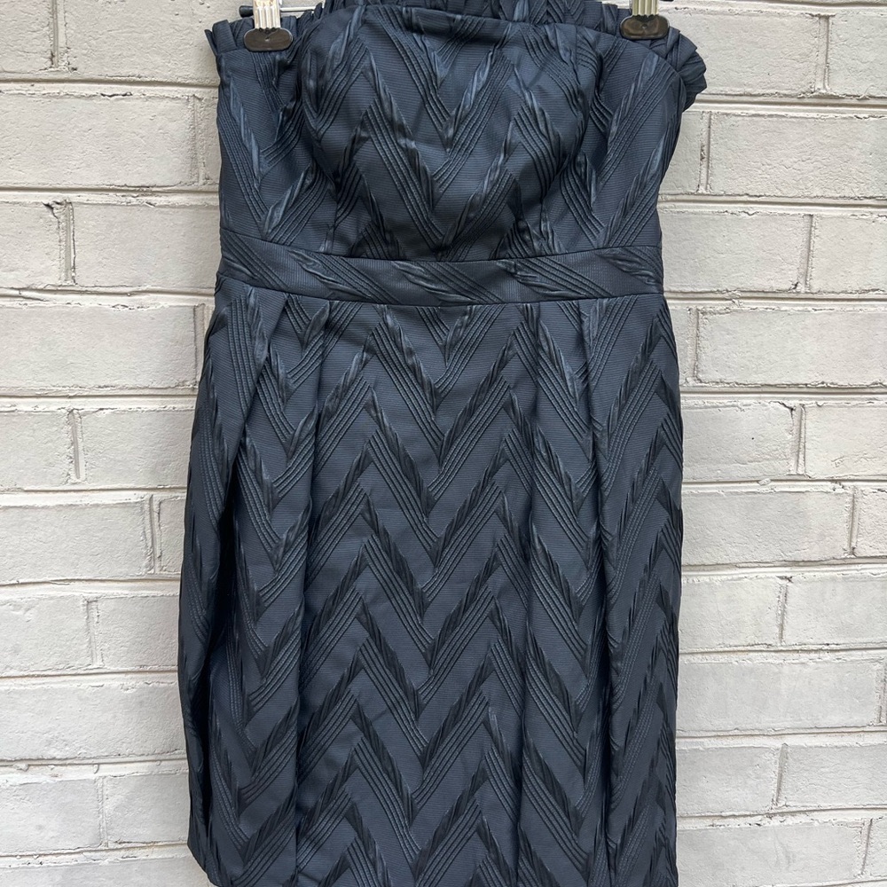 Alice and Olivia Size S Black Strapless Chevron Textured Dress w/ Pockets